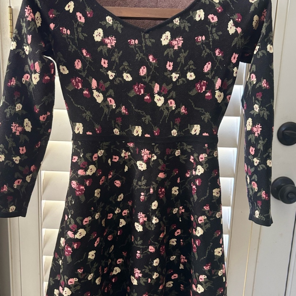 Club Monaco Textured Knit dress size XS chest‎ 31 in length 30 top of knee